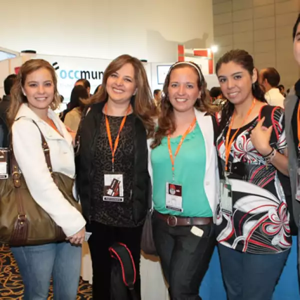 Vicente Atamoros, Lorena Torres,Nancy Martinez,  Alejandro Rocha, Cristina Maldonado y Jimena Velasco.