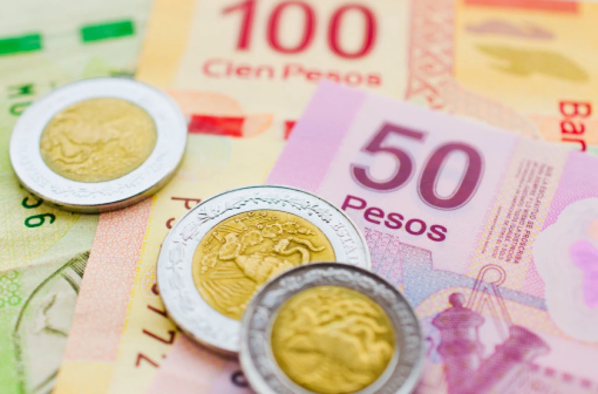 En ventanilla, el dólar se ubica en 13.16 pesos a la venta. (Foto: Getty Images)