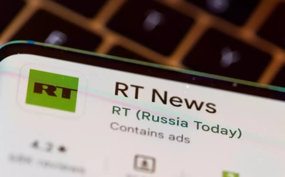 Ilustración muestra la app para smartphones de Russia Today (RT)