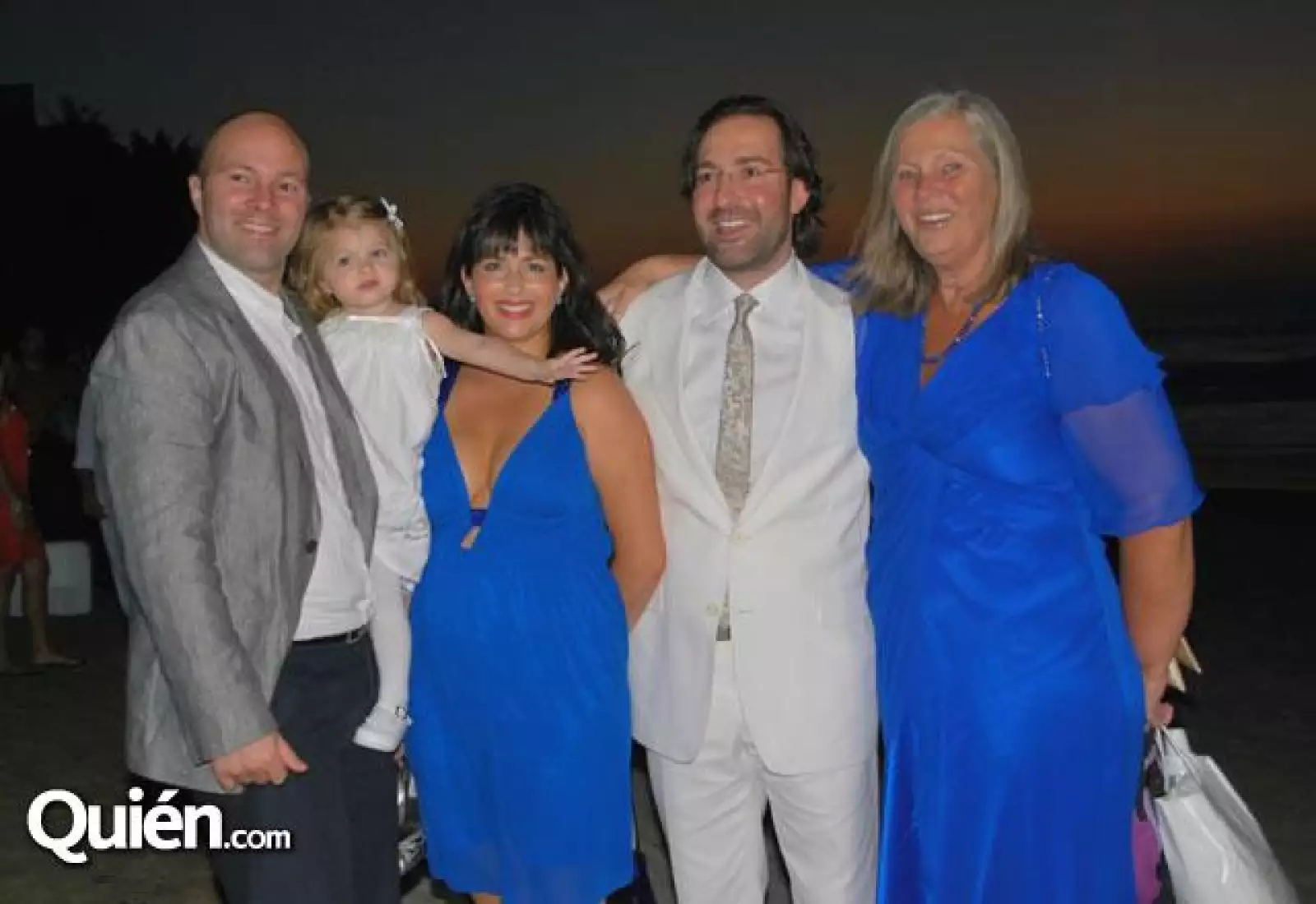 Diego Velasco,Claudia Garcia,Emma Velasco,Alfonso Javier González Cárdenas y Dorle Velasco,