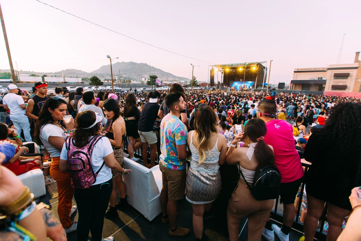 J&K_08_NeonDesert2019_Acavius Largo.jpg