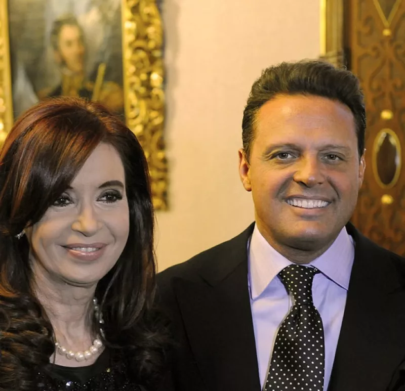 Ayer por la tarde “El Sol” visitó la residencia oficial de Argentina para convivir con la presidenta de dicho país y el organismo Abuela de Plaza de Mayo.