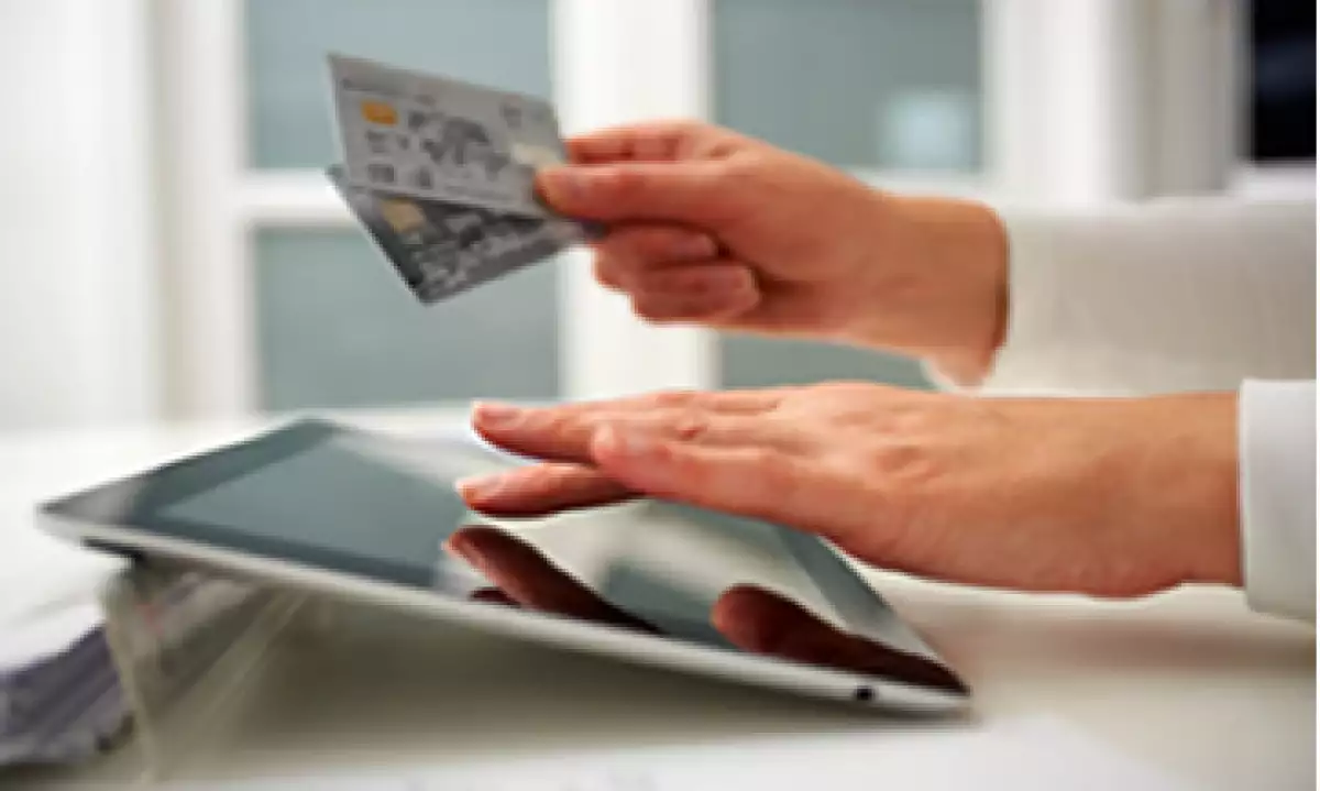 Comprar por internet puede ser una opción si quieres ahorrar algo más que dinero. (Foto: Getty Images)