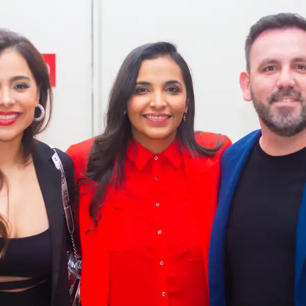 ALFOMBRA ROJA Y COCTEL FIESTA EN LA MADRIGERA
