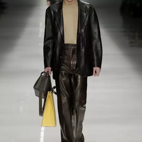 01_FENDI _MAN_FW_20_21.JPG