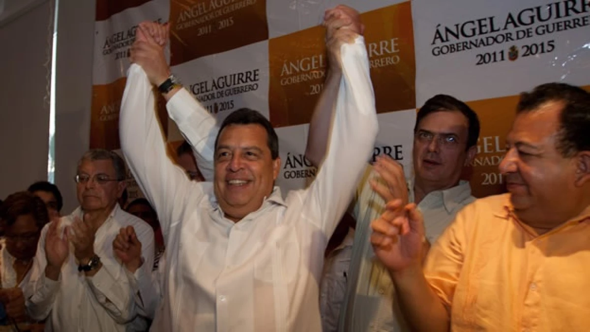 Angel Aguirre celebrando triunfo