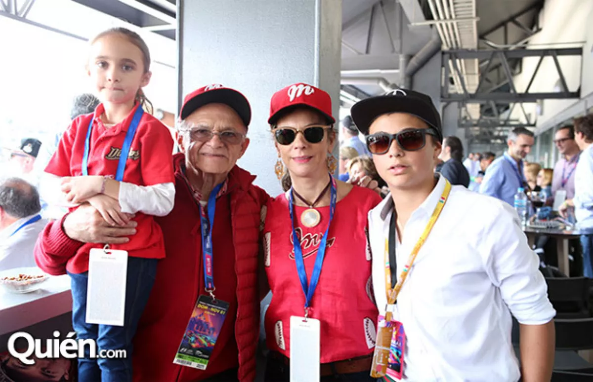 La familia Harp viviendo la adrenalina de la competencia.