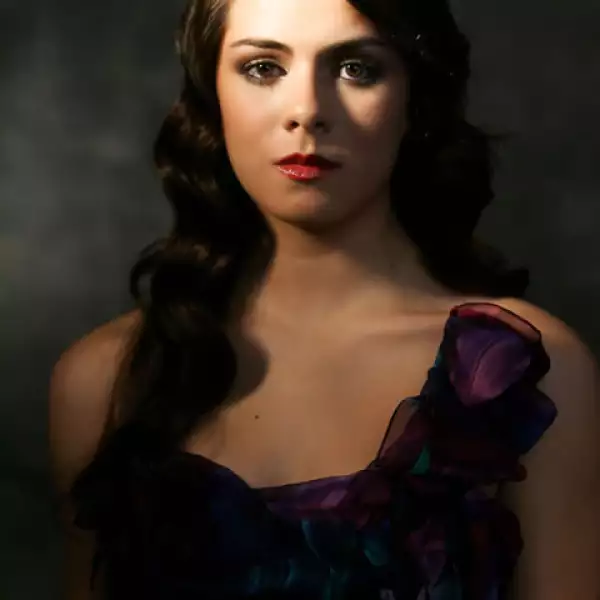 En 2011 la primogénita de Peña Nieto fue una de Las niñas más guapas de Quién. En Quién.com se realizó una votación para que los usuarios eligieran a su preferida y una de las más votadas fue ella.