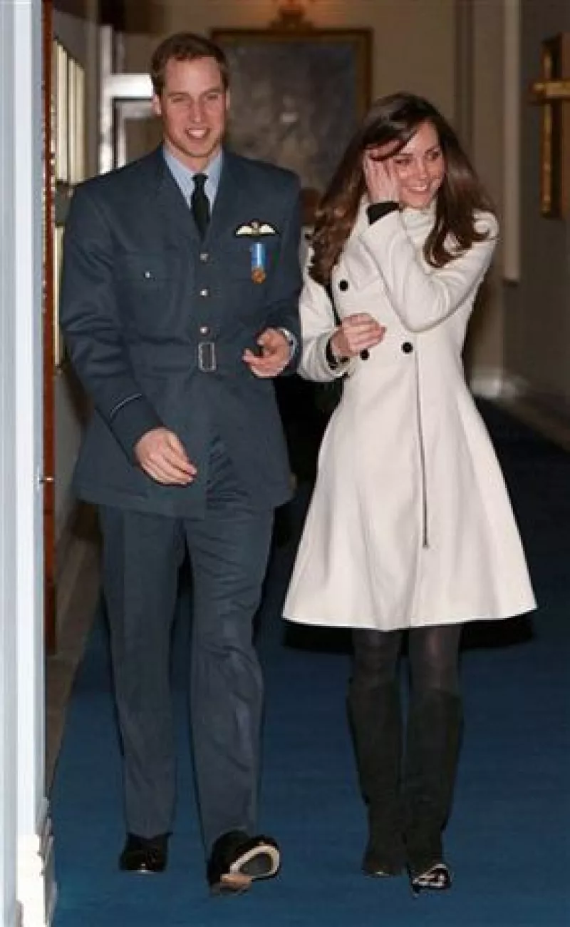 Al lado de su novia Kate Middleton, el heredero al trono celebró con su pareja en una de las fincas de su papá, el príncipe Carlos.
