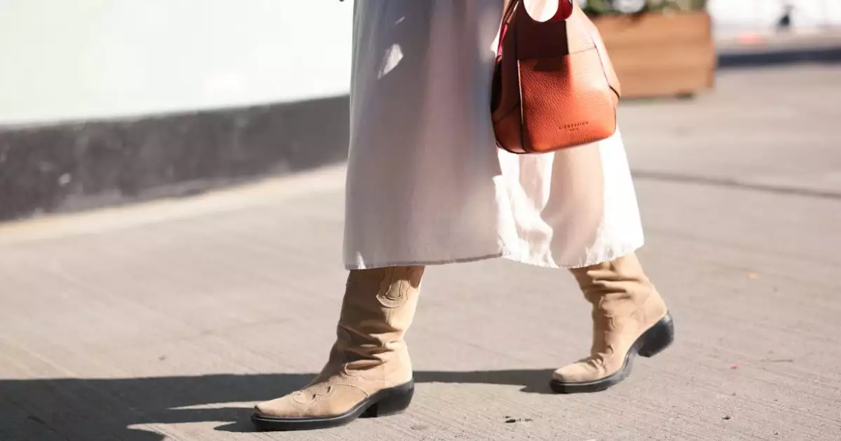 SUEDE ZAPATOS.jpg