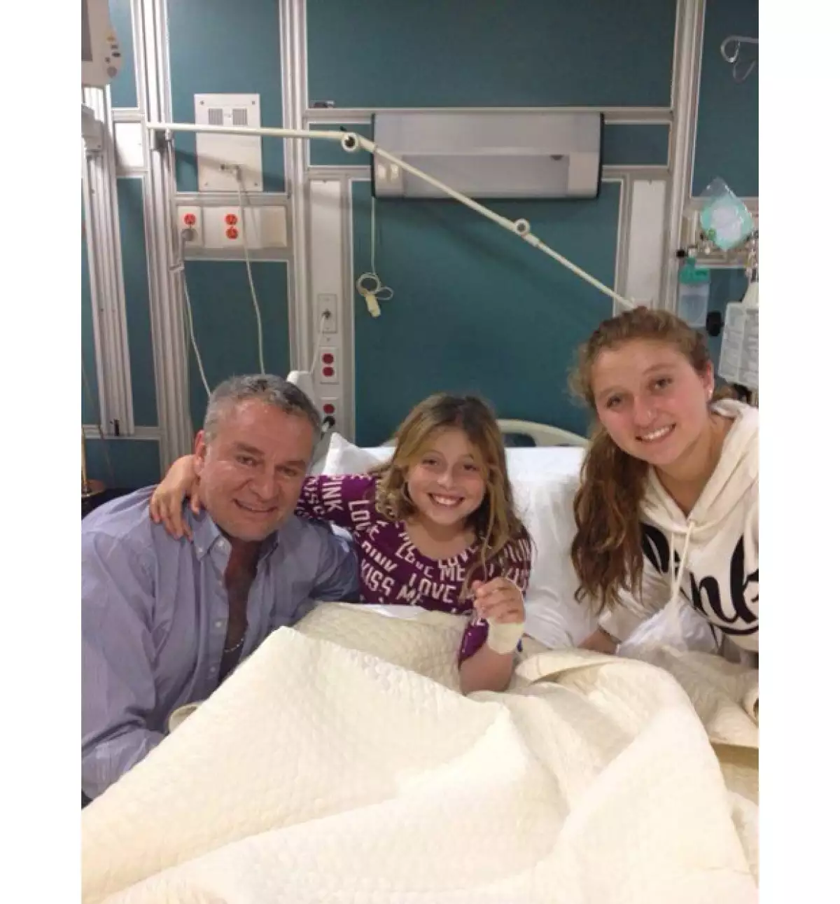 A causa de una apendicitis, la hija de Angélica Rivera y José Alberto Castro fue hospitalizada por lo que recibió las visitas de su familia y amigos más cercanos.