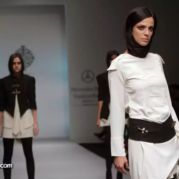 Pasarela Lorena Saravia