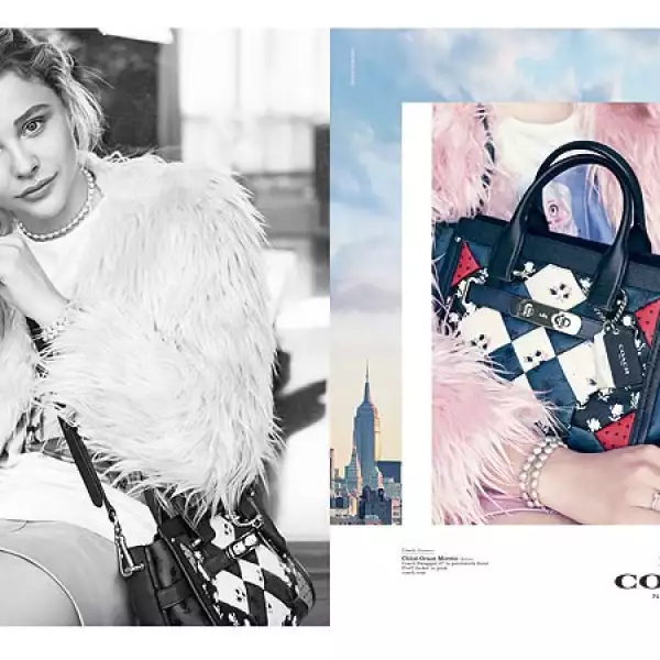 Chloë Grace Moretz protagoniza una campaña muy chic de Coach.