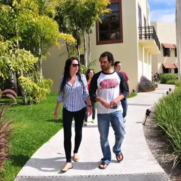 Isa Domene,Arturo Rabago