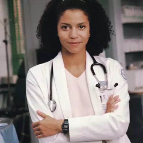 La actriz Gloria Reuben participó como la médico ayudante de Jeanie Boulet y estuvo durante 102 episodios, de 1995 a 2008.