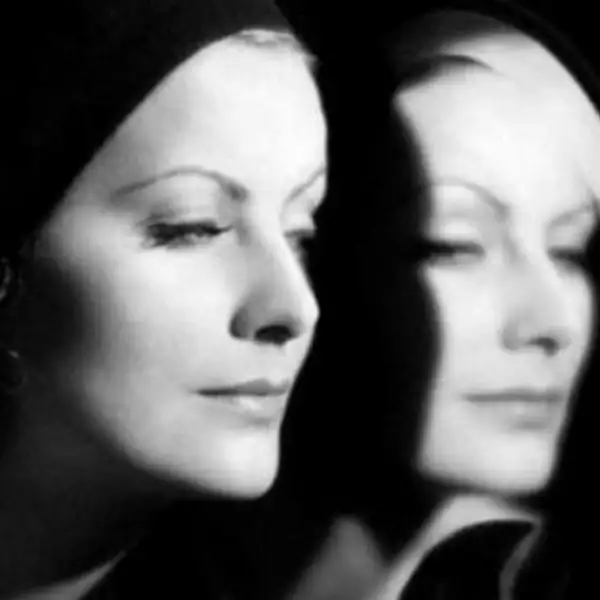 En dos décadas de carrera, la artista de mirada penetrante y serio semblante, se ganó el mote de “La Divina”, personalidad que plasmó en las películas en las que participó.