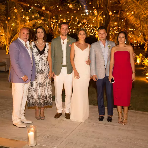 Boda civil de Lorena Véjar y José Ángel de la Garza