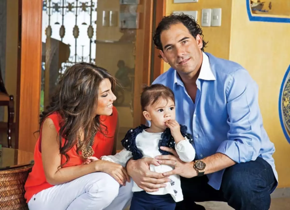 EN FAMILIA. Manlio espera que su hija Sylvana y su yerno Pablo le den más nietos. De acuerdo con el diputado por el PVEM, Manlio llama reiteradamente para preguntar por su Vanyta.