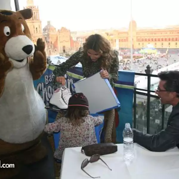 Issabela Camil,Antonia Mayer,Sergio Mayer