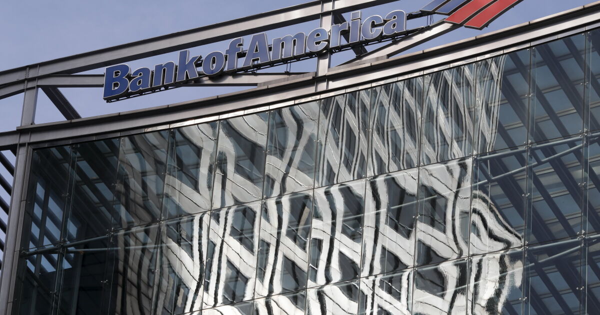 Las ganancias de Bank of America caen 18% anual en el primer trimestre