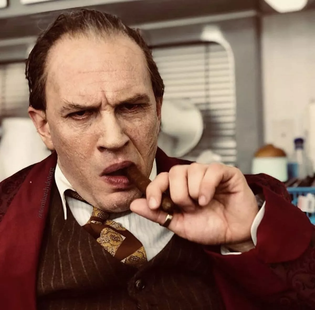 Tom Hardy como Al Capone.