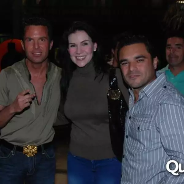 Fiesta en yate de Marcos Constandse