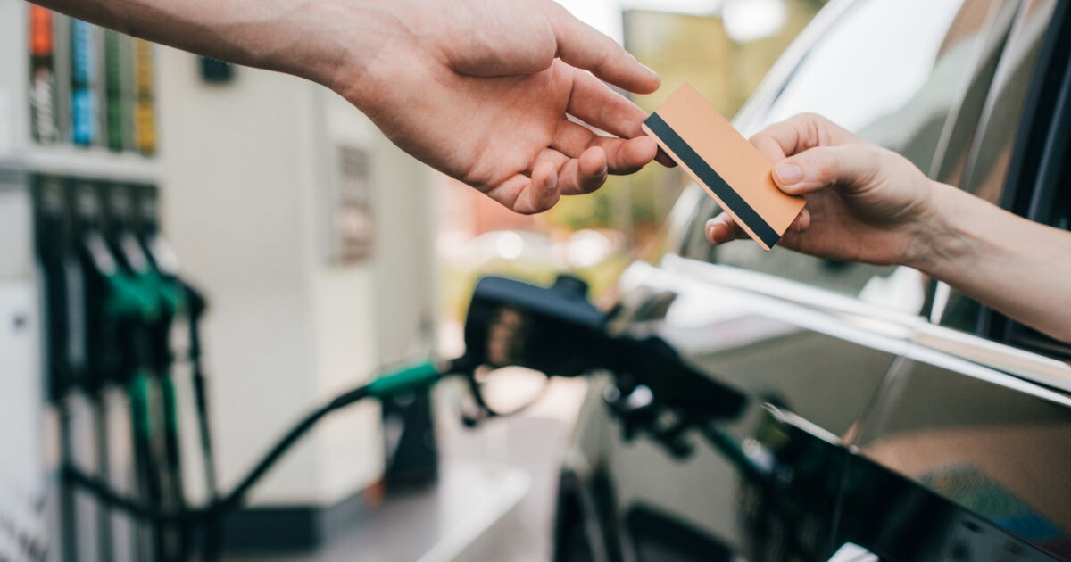 GASOLINERAS, CONTRA LAS CUERDAS: DIGITALIZACIÓN Y COMISIONES BANCARIAS AMENAZAN MARGENES