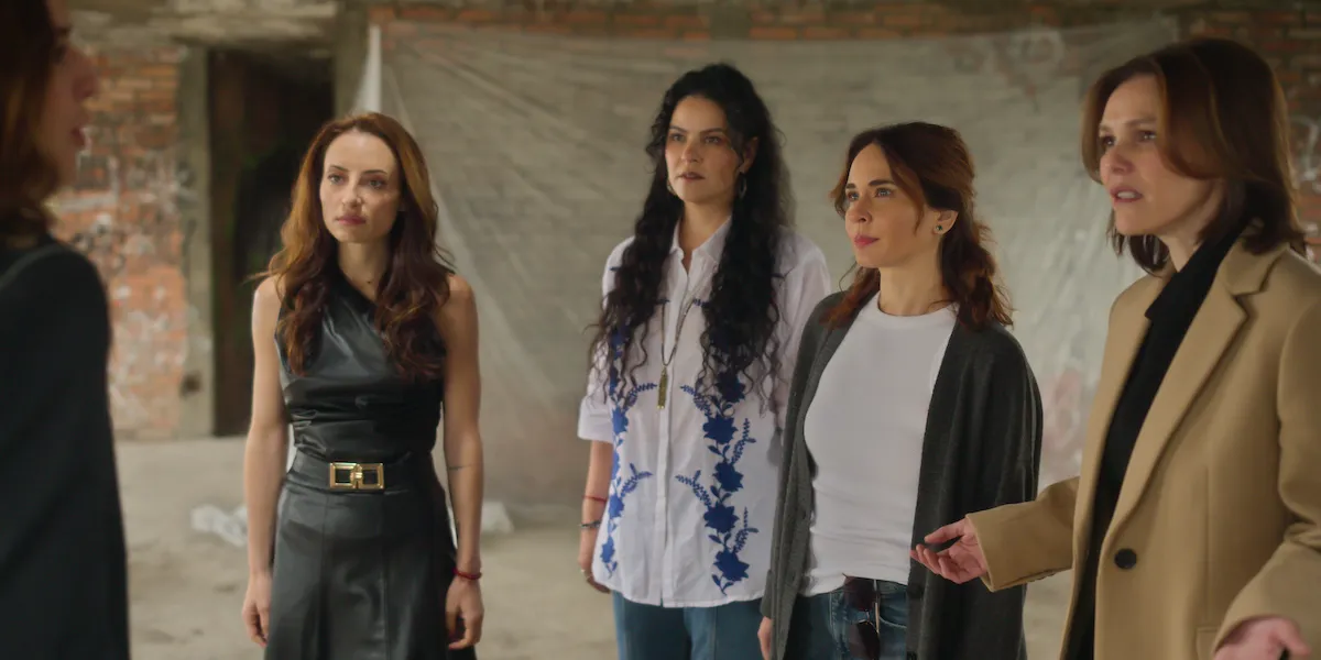 Marimar Vega, Litzy, Adriana Louvier y Kika Edgar en fotograma de Pacto de Silencio.