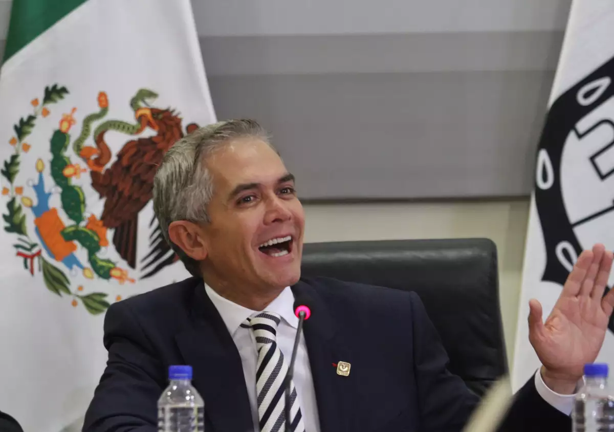 Al Jefe de Gobierno le "pegó" la desaprobación ciudadana por la forma como ha tratado el tema del medio ambiente, contaminación y el Hoy No Circula.