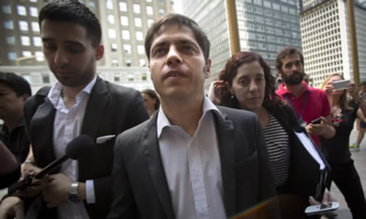 El ministro de Economía argentino, Axel Kicillof (centro), está en Nueva York en busca de un acuerdo con sus acreedores. (Foto: Reuters)