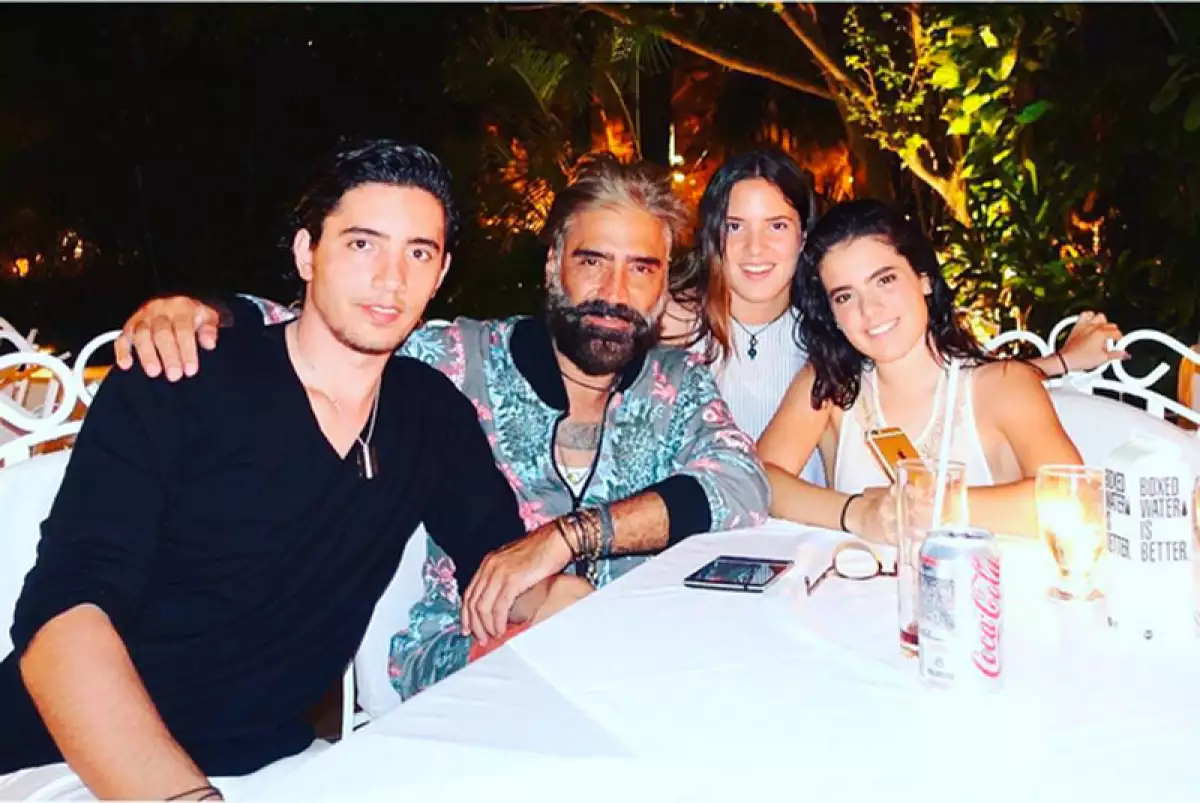 Alejandro-Fernández-hijos