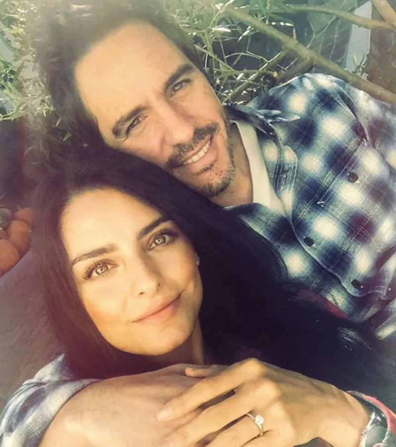 La pareja de actores no sólo ha unido sus vidas, también sus carreras, pues actualmente se encuentran en chile filmando juntos la película “Amigo gay”.