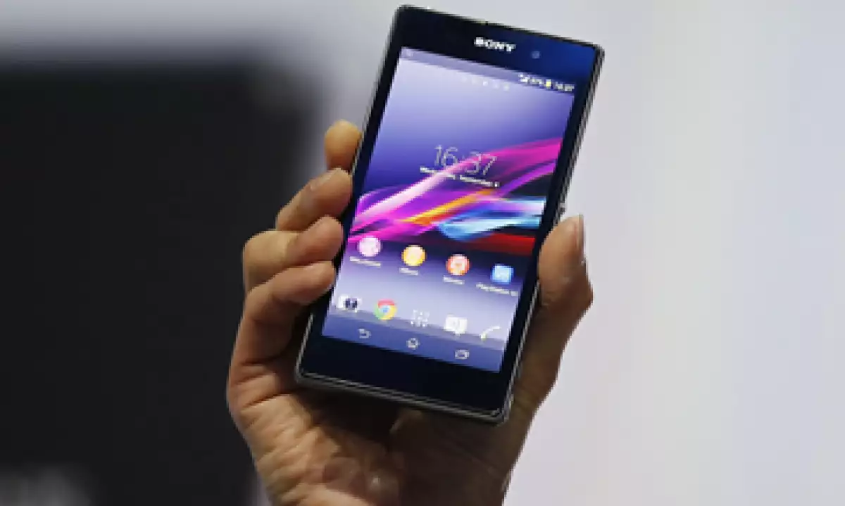 El nuevo teléfono tiene una pantalla de 5 pulgadas y cámara posterior de 20.7 megapixeles. (Foto: Reuters)