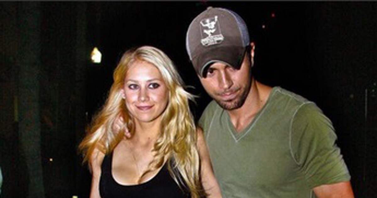 Enrique Iglesias Revela Que Estuvo A Punto De Separarse De Anna Kournikova Y Le Dedica Cancion En Su Show En Mexico