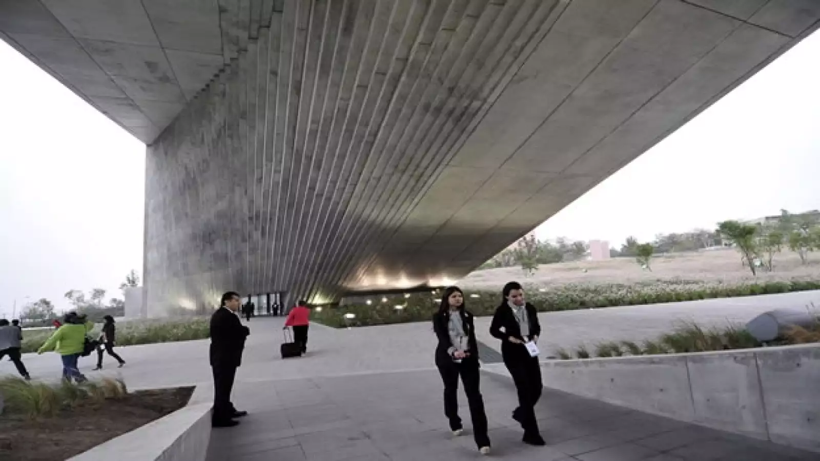 puerta-de-la-creación-tadao-ando