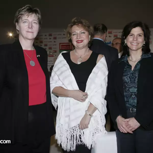 Laura Dogu,Anna Niewiadomska,Mara Tekach