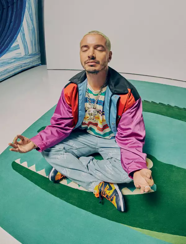 j-balvin-guess-elle-man-colores-3