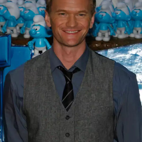 Neil Patrick Harris estuvo de buen ánimo durante la conferencia para hablar sobre la cinta `Los Pitufos´