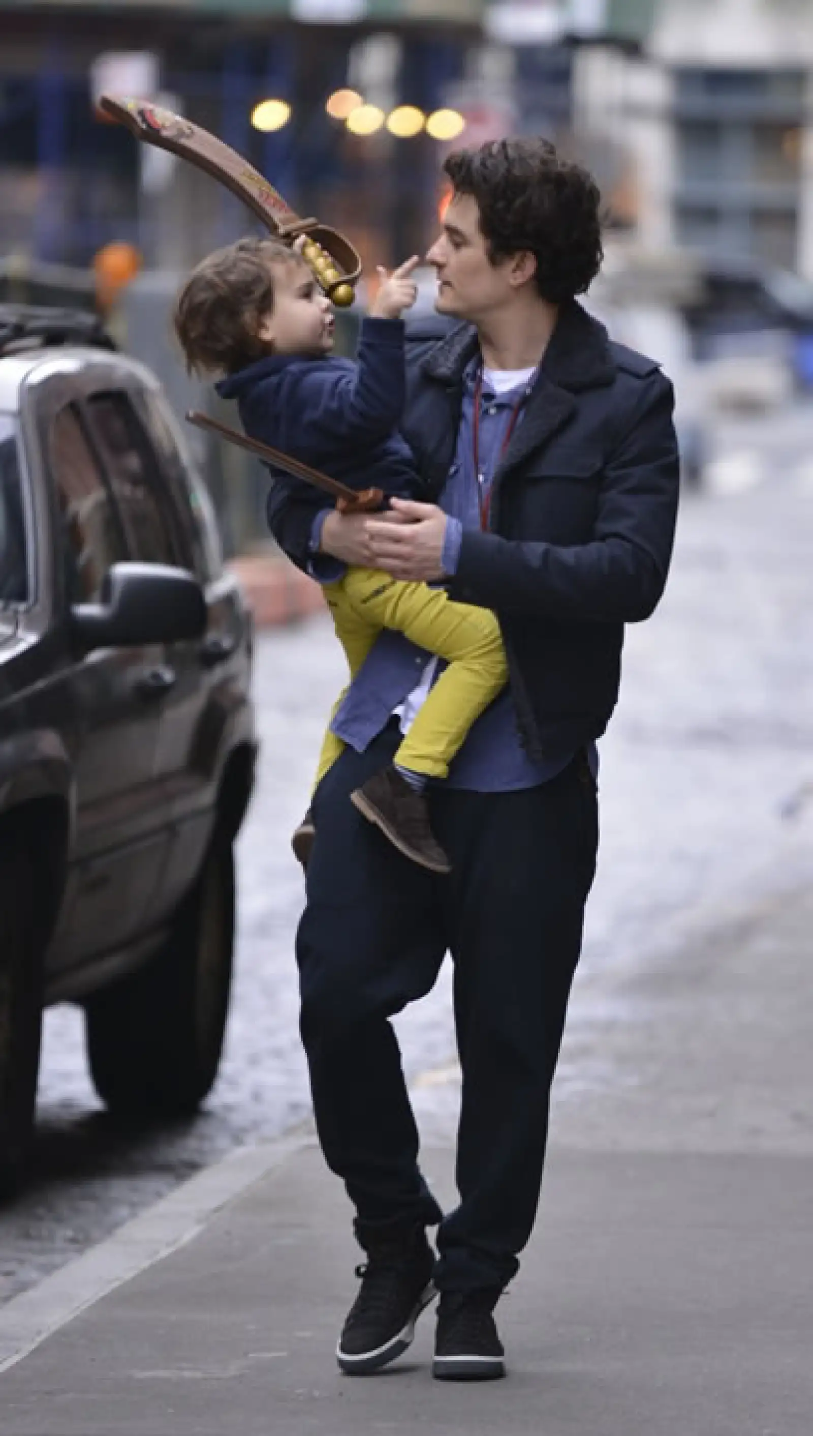 Y más que su papá, Orlando es el mejor amigo de Flynn.