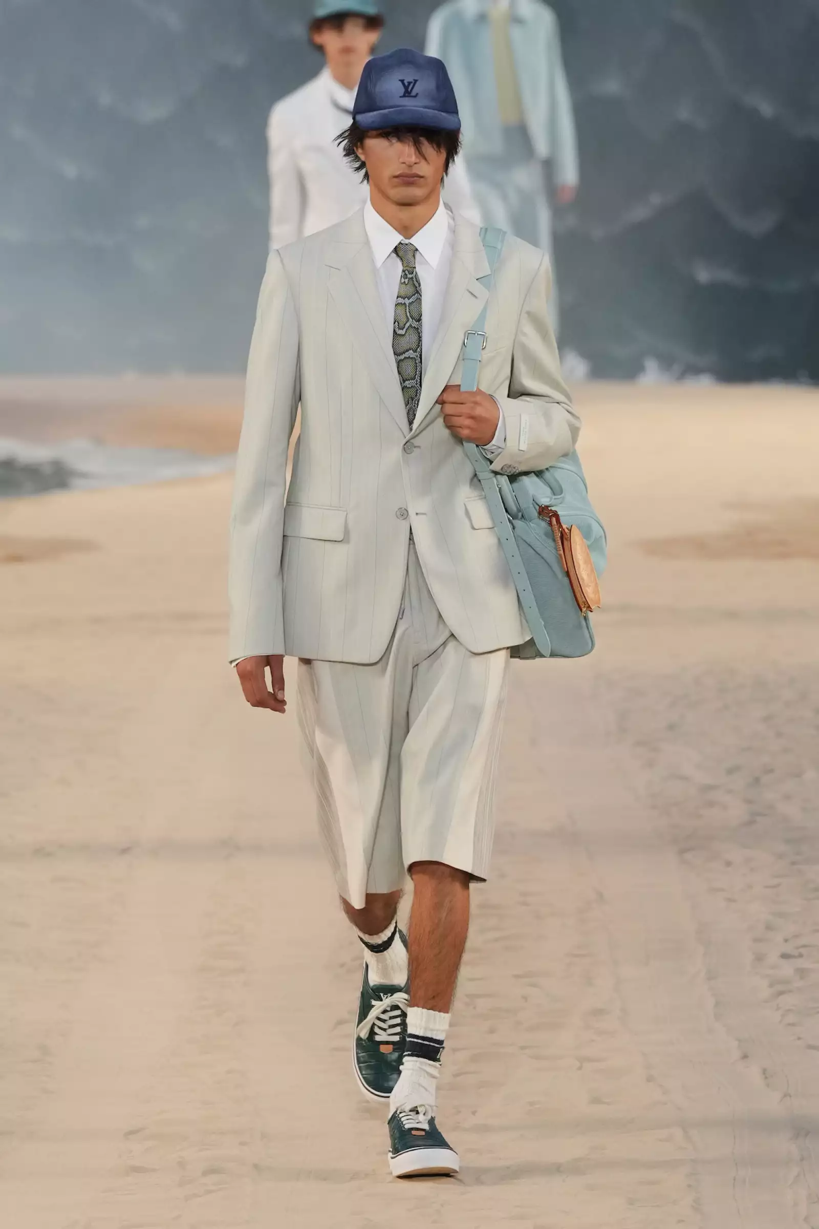 Vuitton m S27 052.jpg