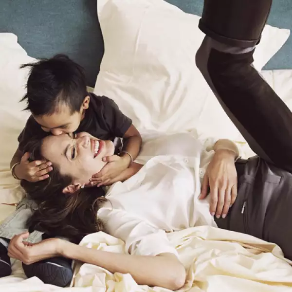 Annie ha fotografiado en múltiples ocasiones a Angelina Jolie y su familia, aquí la actriz con su hijo adoptivo Maddox.