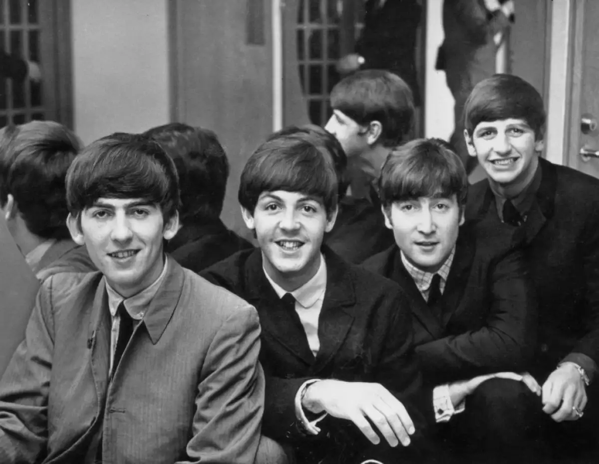 Foto de 1963 de los Beatles en una gira por Suecia.