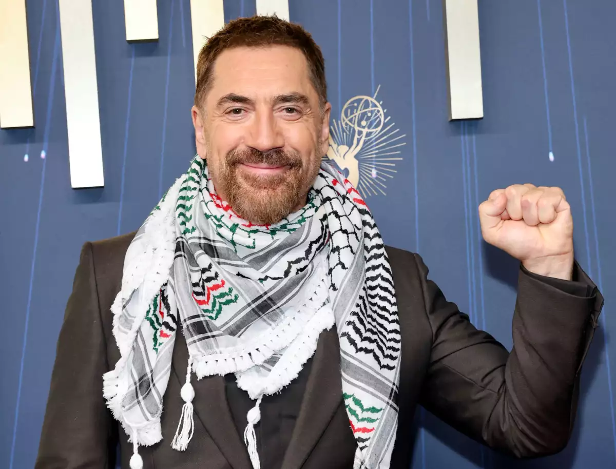 Javier Bardem asiste a la 77a edición de los Primetime Emmy Awards en el Peacock Theater el 14 de septiembre de 2025 en Los Ángeles, California.