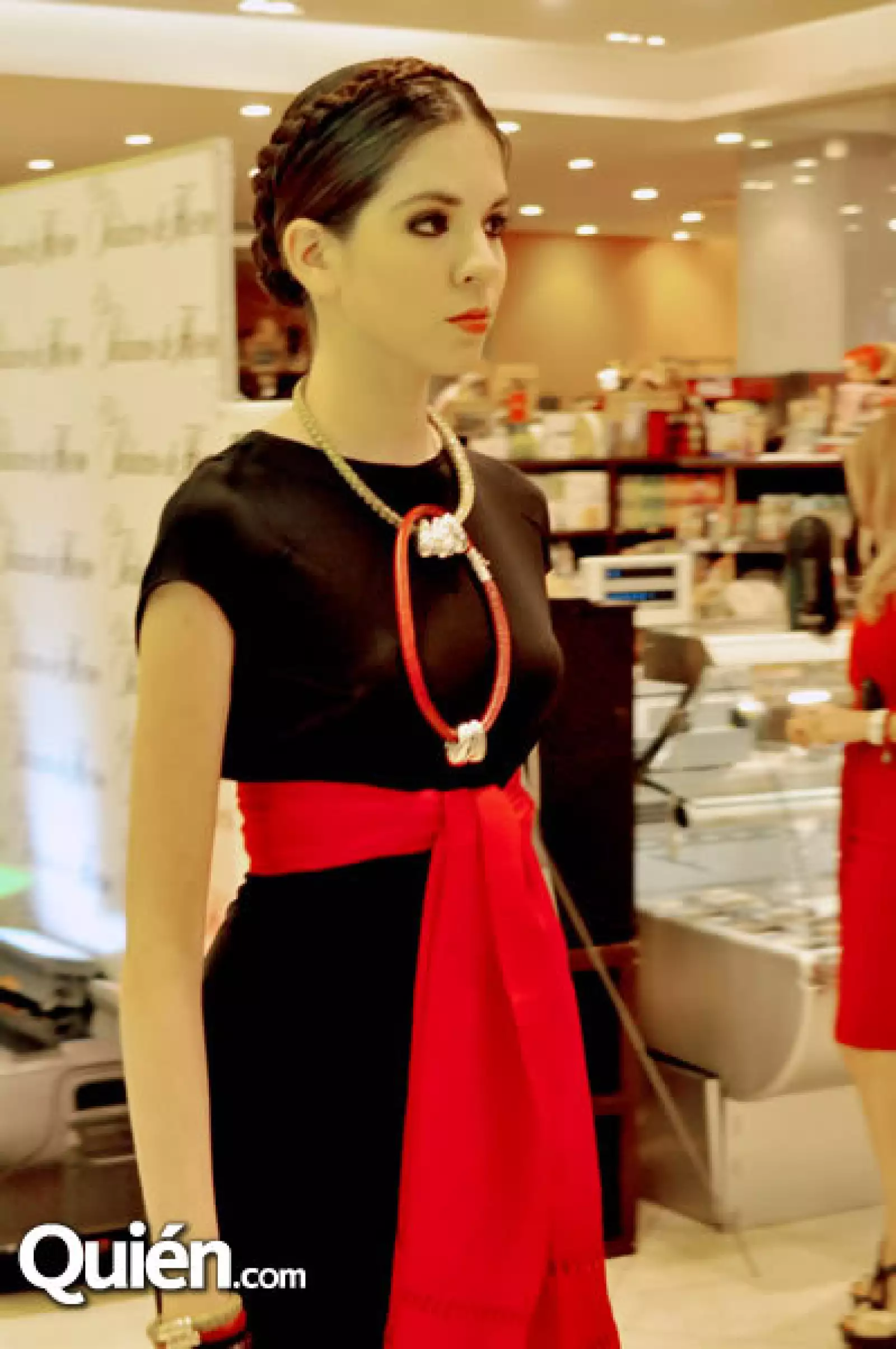 Tane presenta Cata del Mezcal Alacrán en el Palacio de Hierro