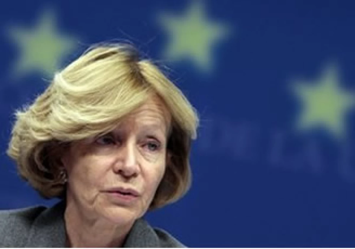 La ministra española de finanzas, Elena Salgado, advirtió las consecuencias de las condiciones de la UE para ayudar a España. (Foto: AP)