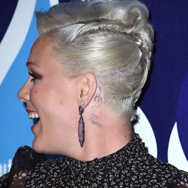 Pink en el evento anual de United for Humanity.