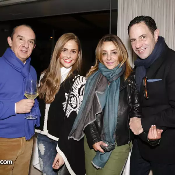 Francisco del Cueto, Mariana Martínez, Luisa Serna y Sergio Berger en el restaurante Moxi del Hotel Matilda