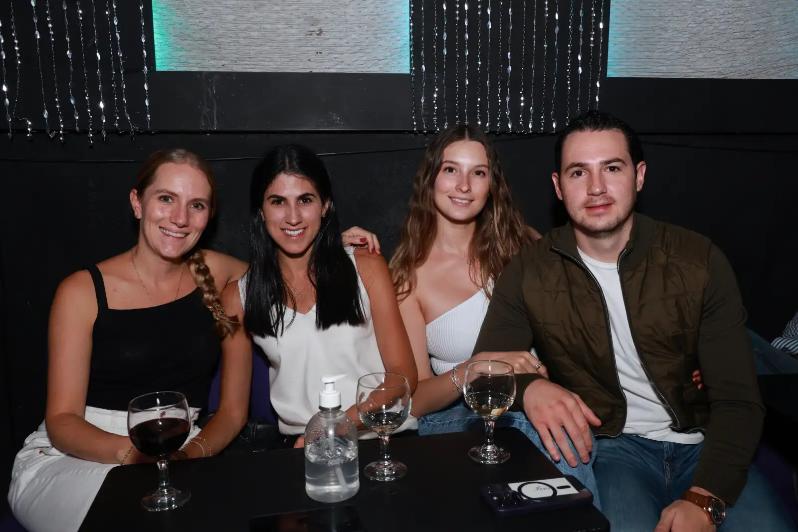 Isabel Ortiz Monasterios , Natalia Barrera , Ivana Leal y Álvar