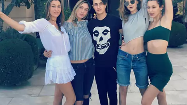 La modelo cumple años hoy, pero desde ayer comenzó a celebrarlos con su familia.