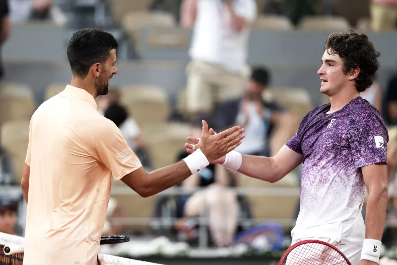 “Ni yo me la creí”, dice tenista brasileño que venció a Djokovic en Roland Garros